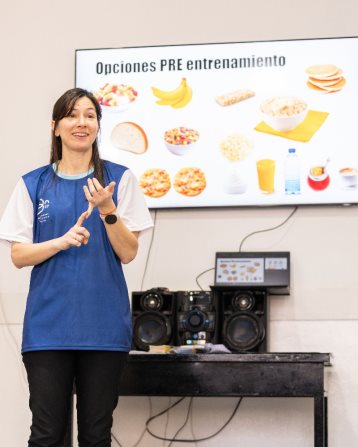 Se llevó adelante una charla de Psicología Deportiva y Nutrición para las Selecciones masculinas de FeBAMBA - Imagen 2